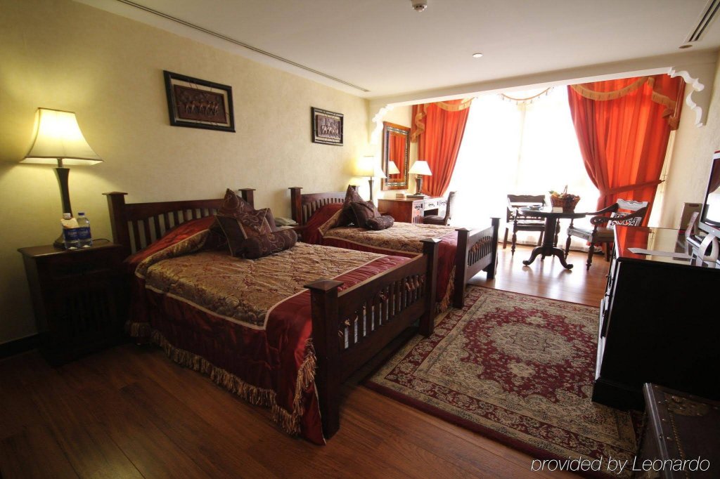 Arabian Courtyard Hotel & Spa 7