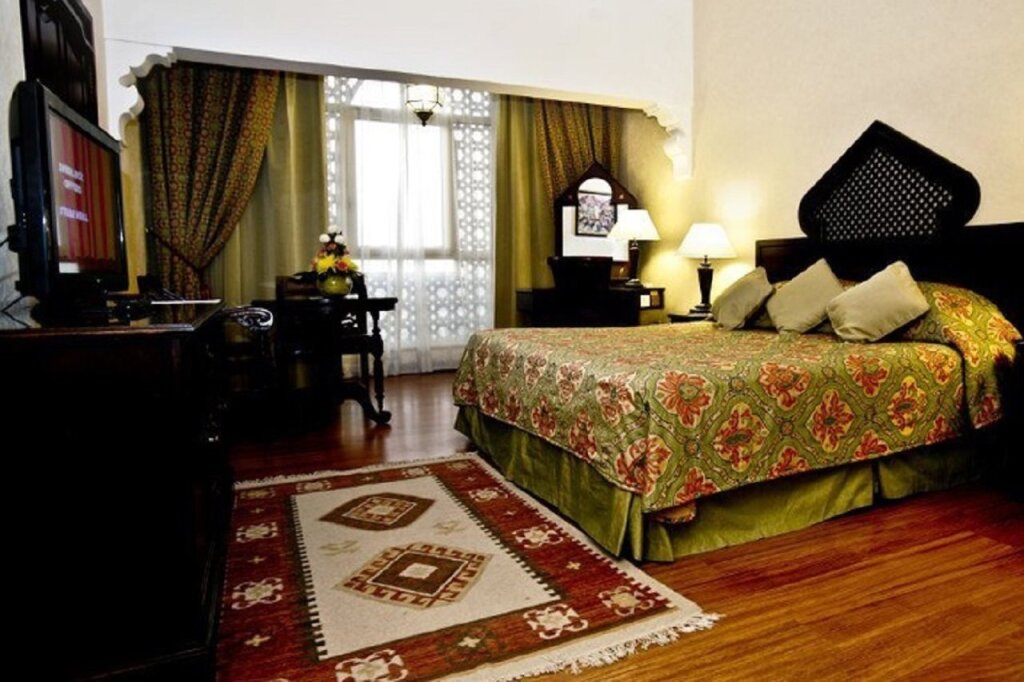 Arabian Courtyard Hotel & Spa 9