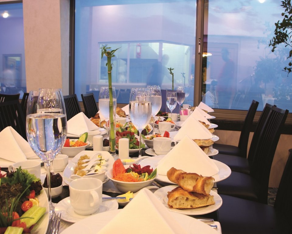 The City Hotel 16
