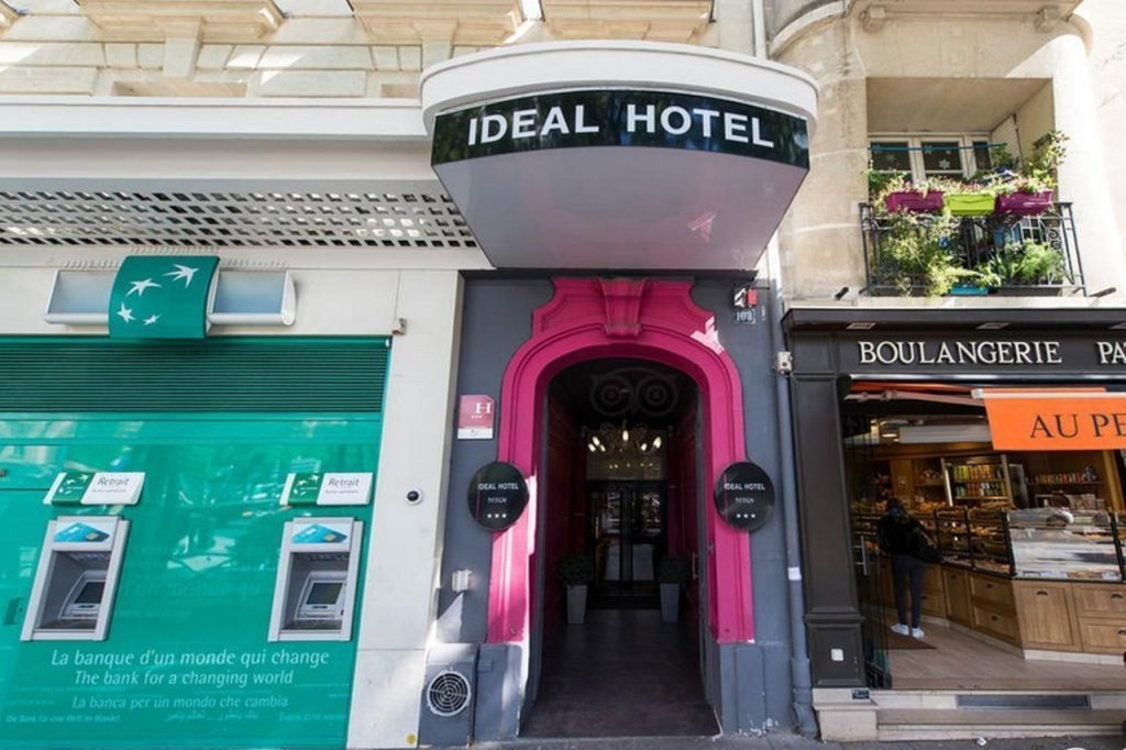 Bobo's Hotel 15