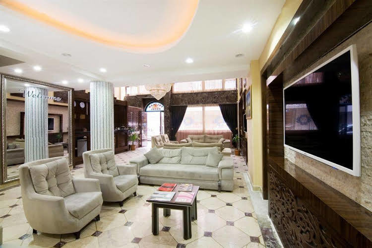 Pelican House Hotel 15