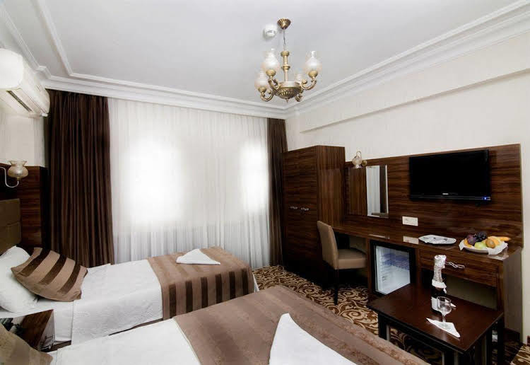 Pelican House Hotel 2