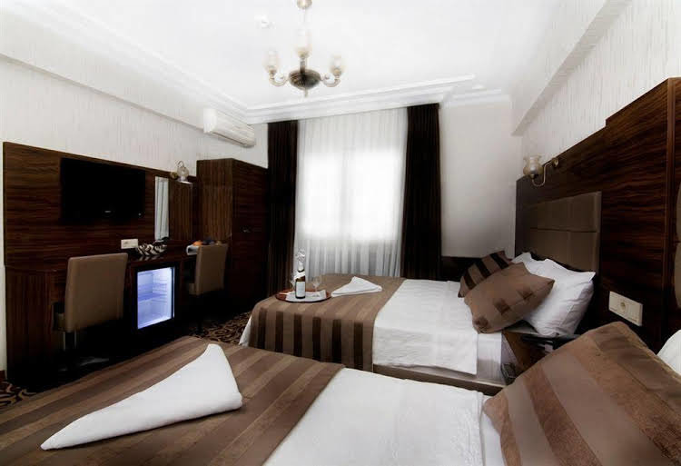 Pelican House Hotel 3