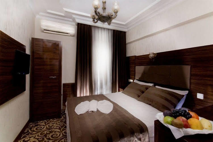 Pelican House Hotel 5