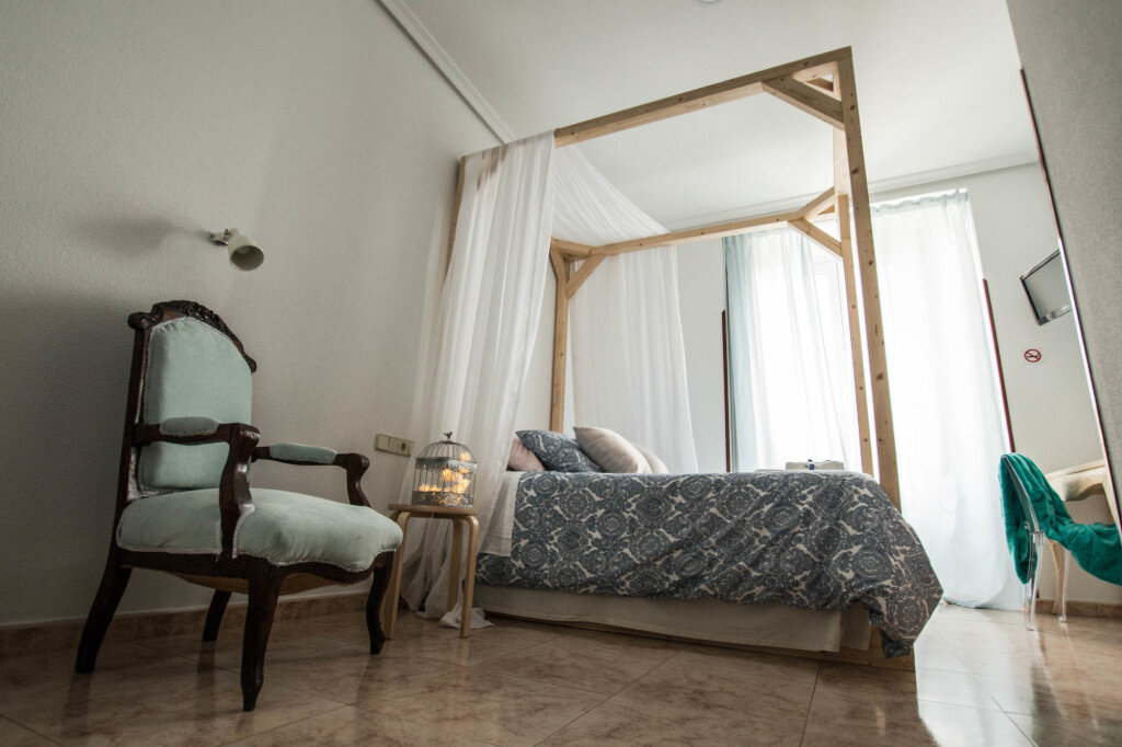 Hostal Vázquez de Mella 2