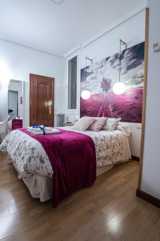 Hostal Vázquez de Mella 9
