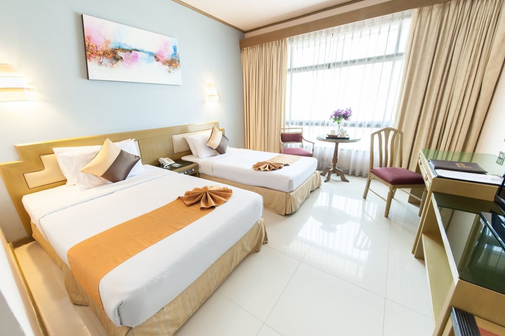 Pinnacle Lumpinee Park Hotel 10