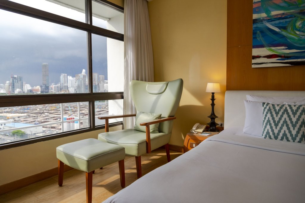 Pinnacle Lumpinee Park Hotel 19
