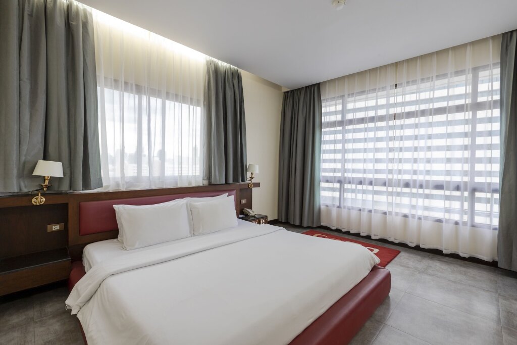 Pinnacle Lumpinee Park Hotel 3