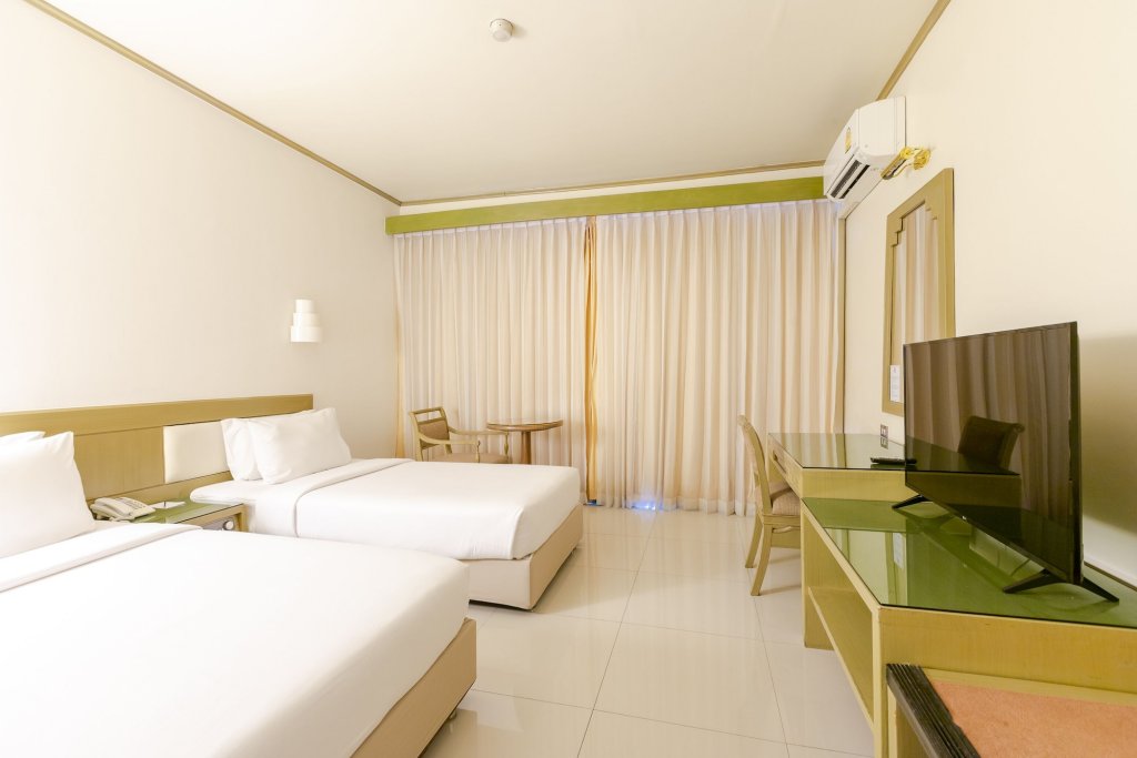 Pinnacle Lumpinee Park Hotel 5
