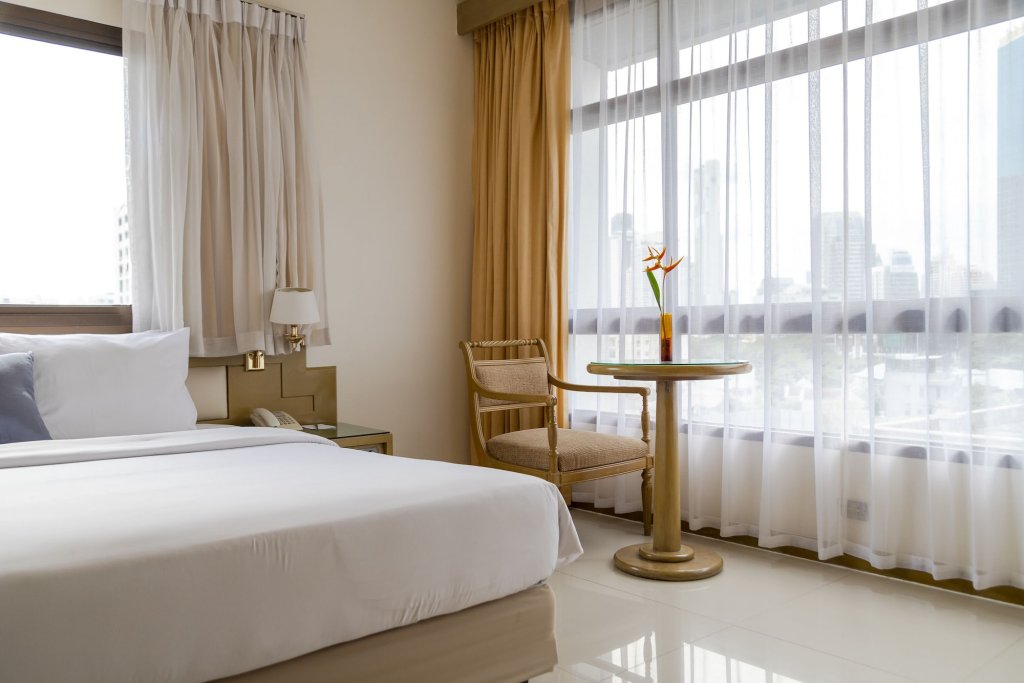 Pinnacle Lumpinee Park Hotel 8