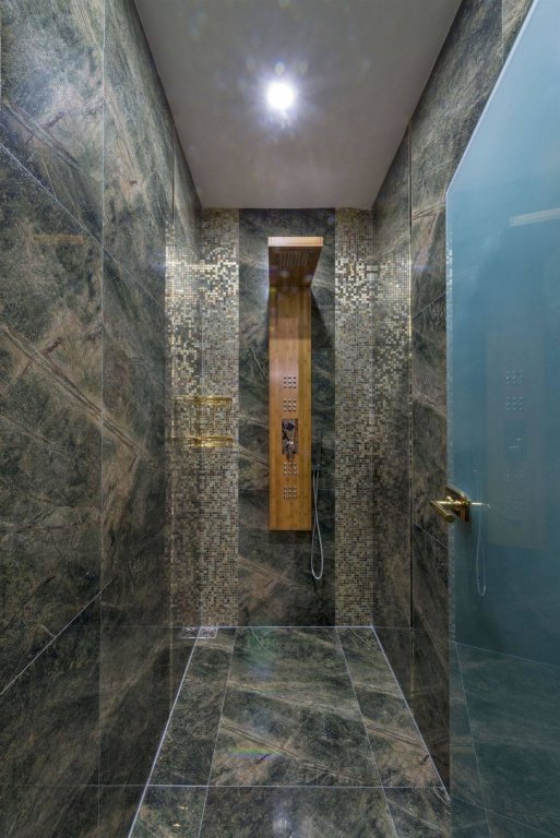 The Million Stone Hotel - Special Class 21