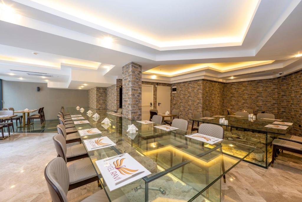 Hotel Ravi 8