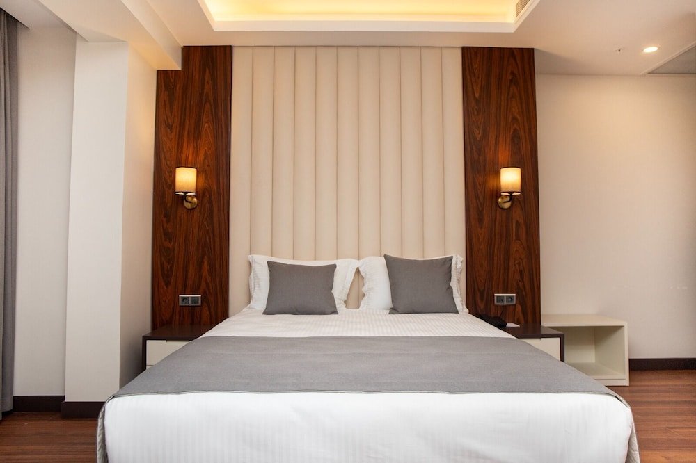 Shining Star Hotel 11