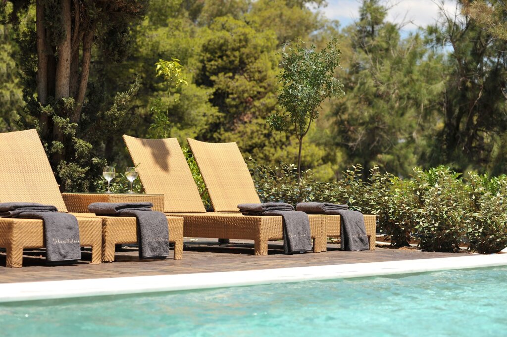 Athenian Riviera Hotel & Suites 1