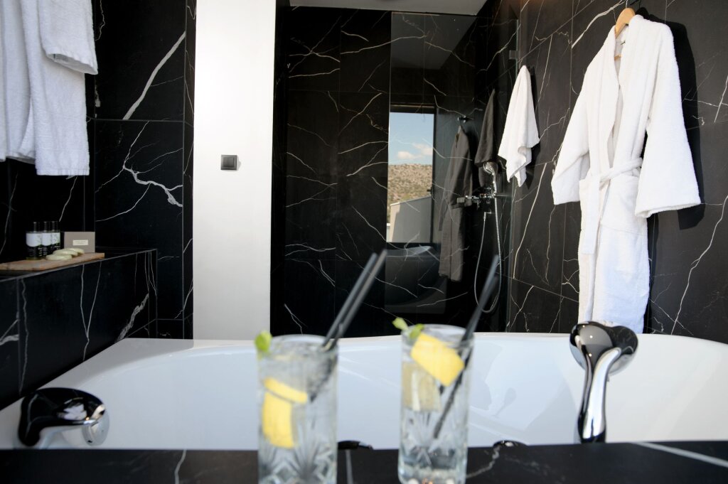 Athenian Riviera Hotel & Suites 10
