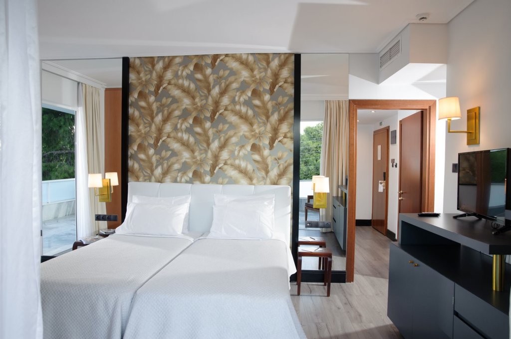 Athenian Riviera Hotel & Suites 14