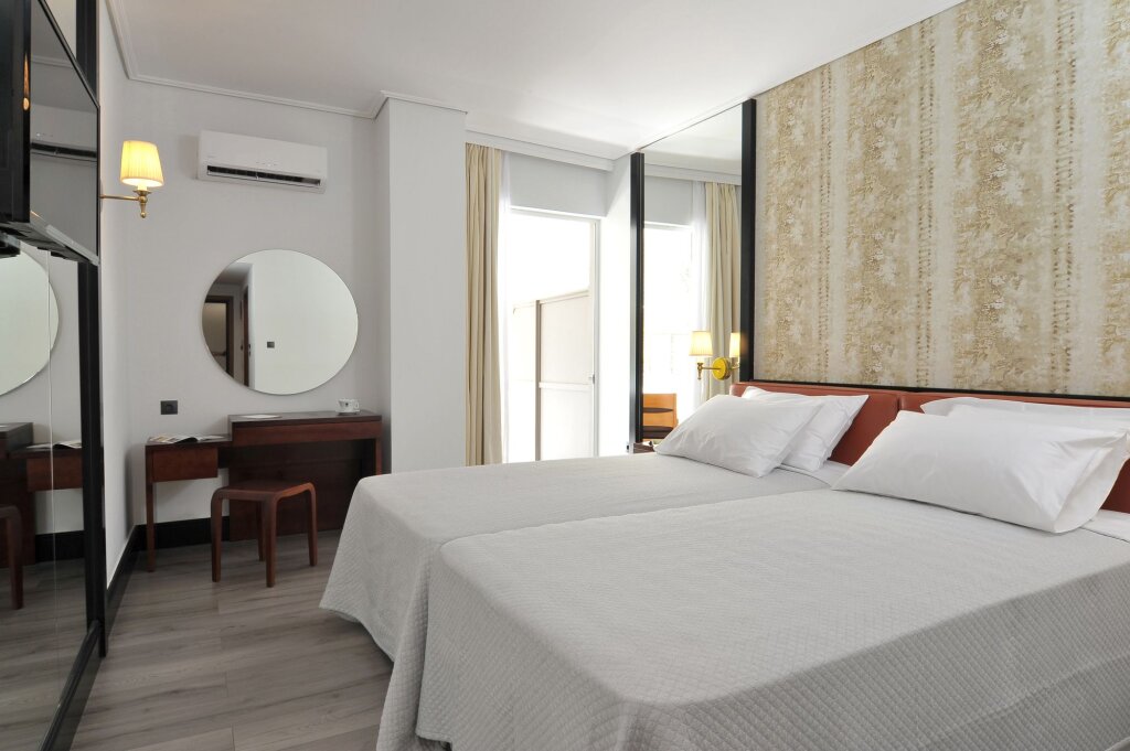 Athenian Riviera Hotel & Suites 7