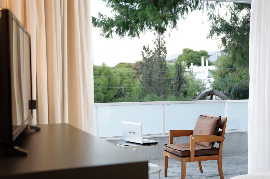 Athenian Riviera Hotel & Suites 8