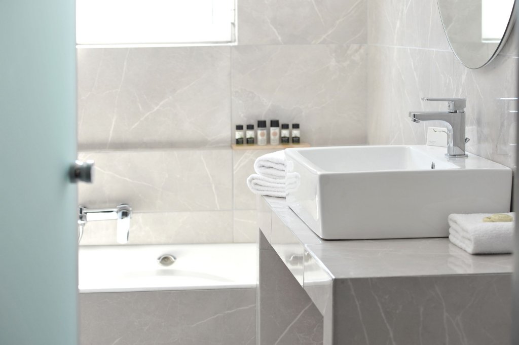 Athenian Riviera Hotel & Suites 9