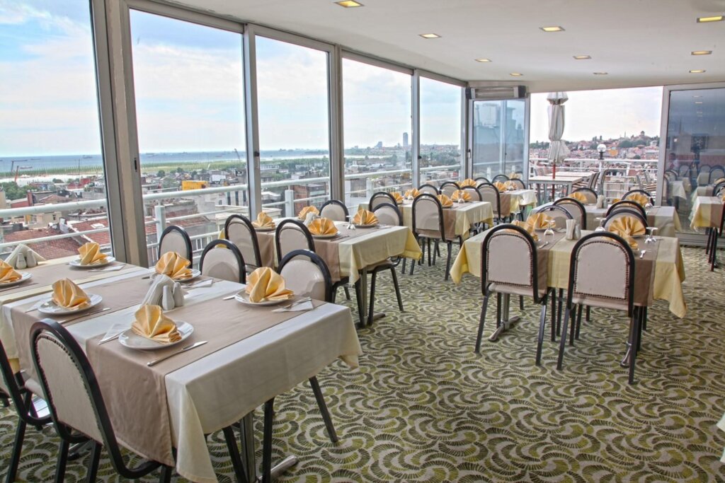 Grand Ons Hotel 18