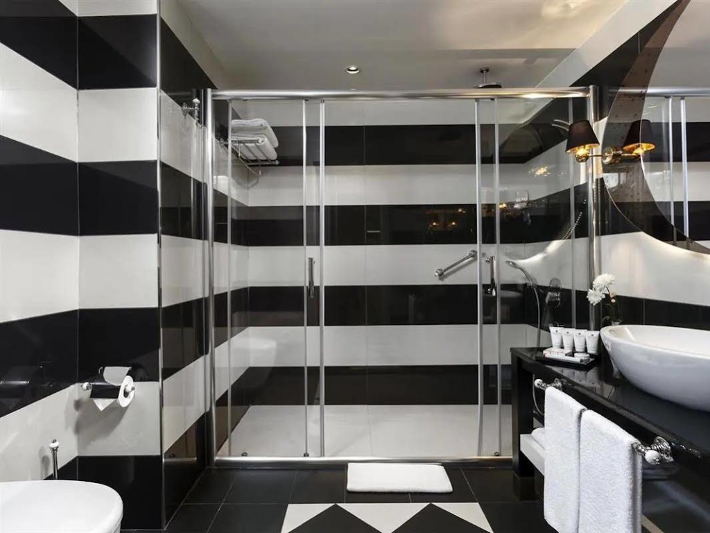 Ramada Encore by Wyndham Istanbul Sisli 2