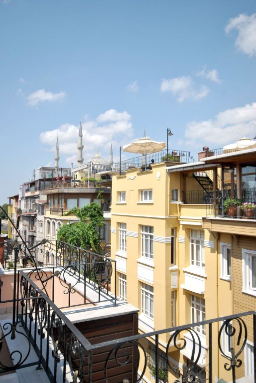 Side Hotel 8