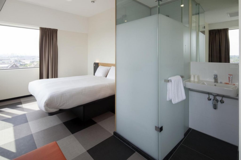 easyHotel Amsterdam Zaandam 10