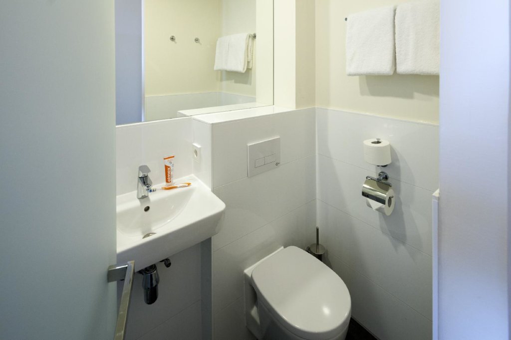 easyHotel Amsterdam Zaandam 2
