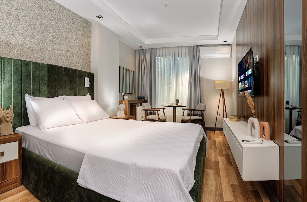 La Mia Suites 10
