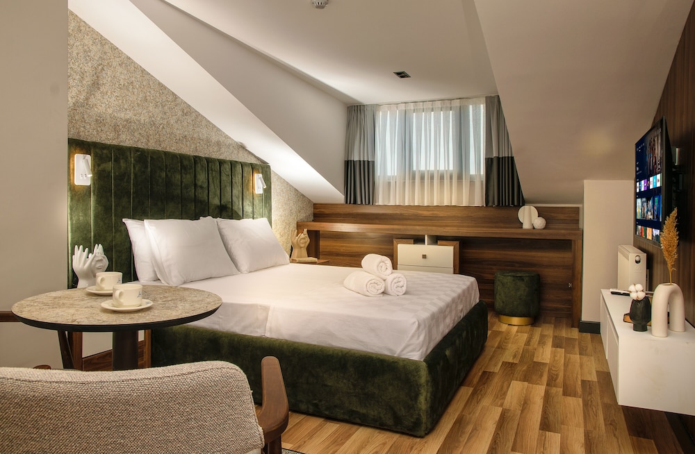 La Mia Suites 6