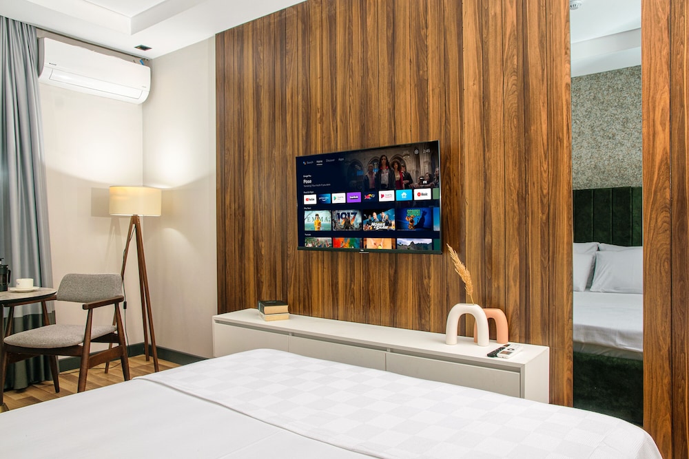 La Mia Suites 9