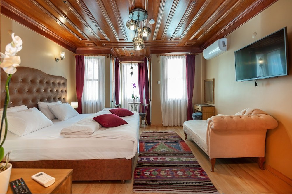 Wonder Wood Hotel 1