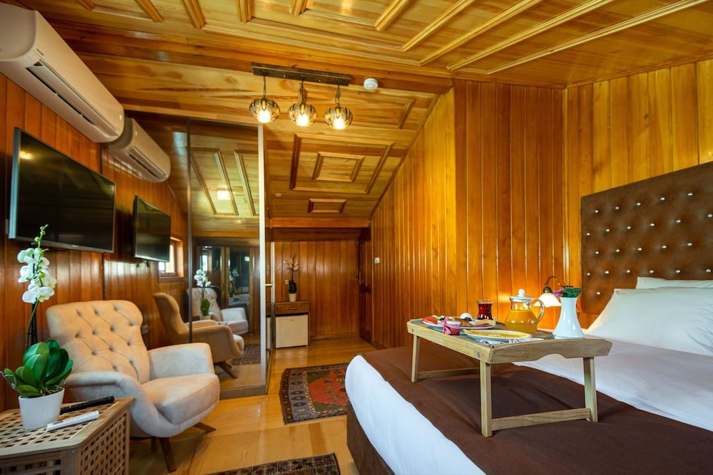 Wonder Wood Hotel 19