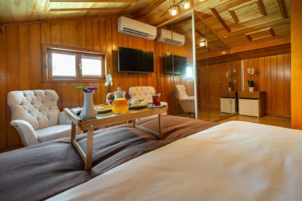 Wonder Wood Hotel 5