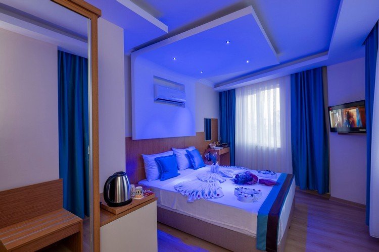 Diamond luxury Hotel 13