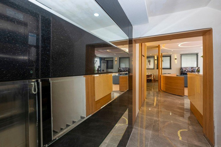 Diamond luxury Hotel 18