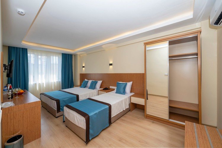 Diamond luxury Hotel 8
