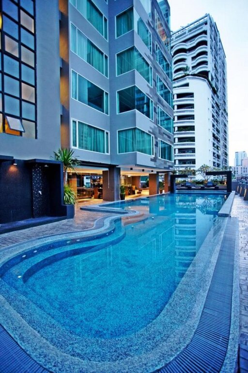 Golden Tulip Mandison Suites 9