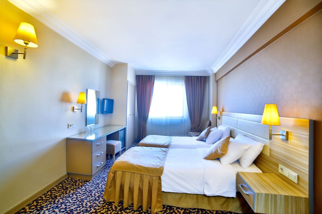 Hotel Grand Emin 17