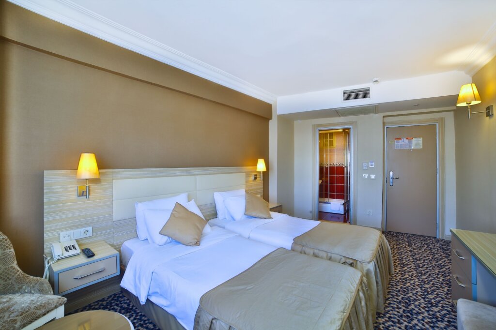 Hotel Grand Emin 18