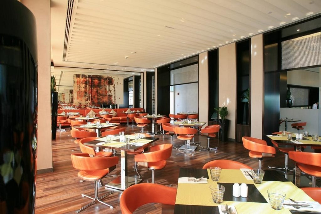 Centro Yas Island 1