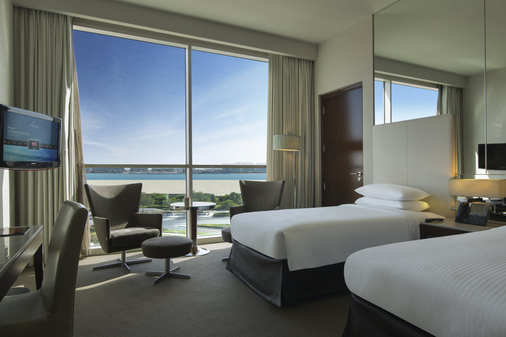 Centro Yas Island 10