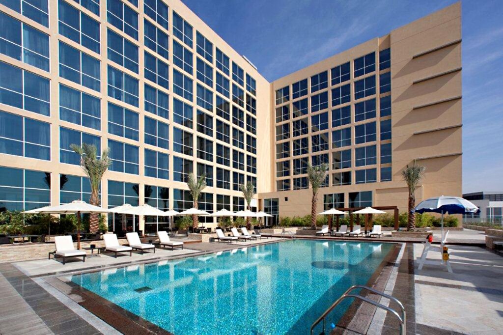 Centro Yas Island 19