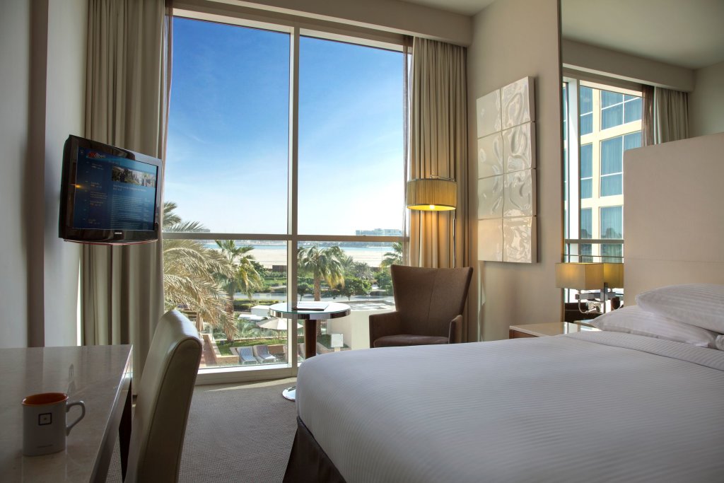 Centro Yas Island 20