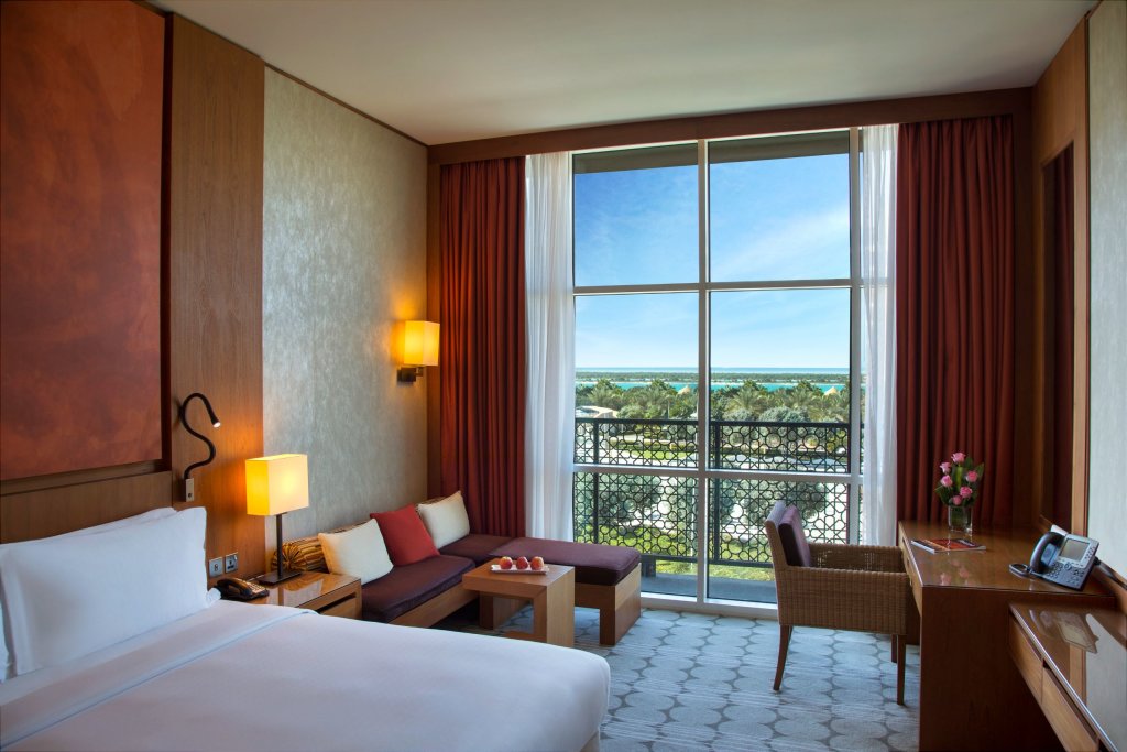 Centro Yas Island 23