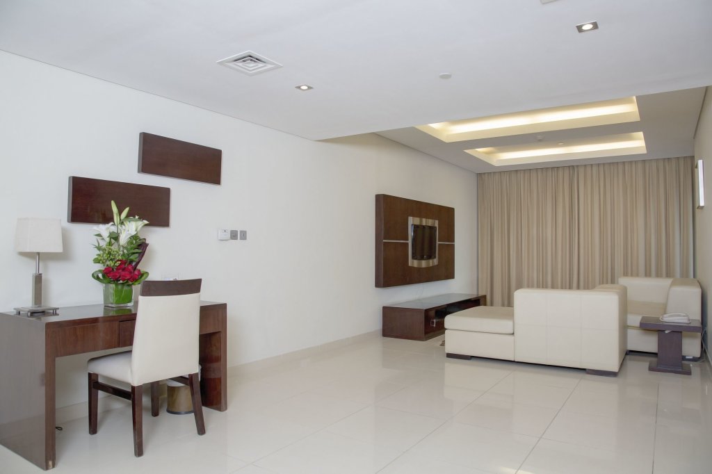 Staybridge Suites Dubai Internet City, An IHGHotel 13