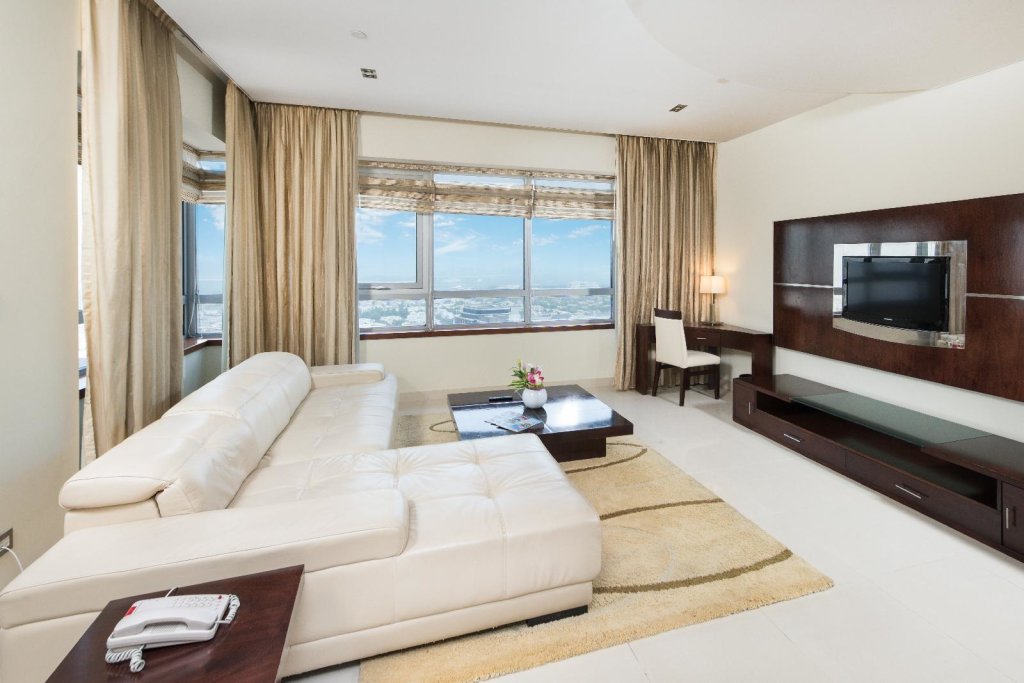 Staybridge Suites Dubai Internet City, An IHGHotel 17