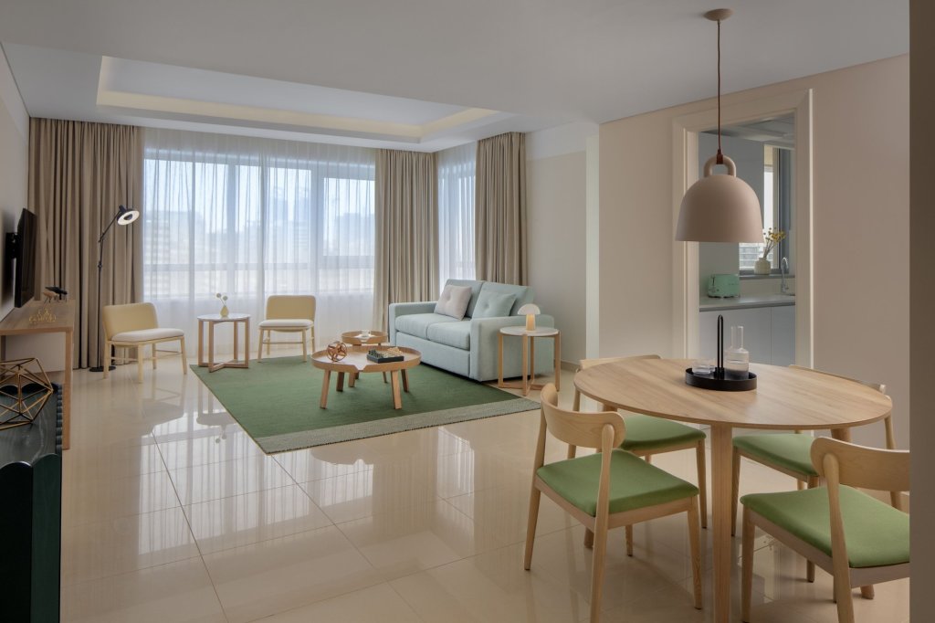 Staybridge Suites Dubai Internet City, An IHGHotel 23
