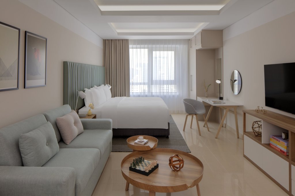 Staybridge Suites Dubai Internet City, An IHGHotel 6
